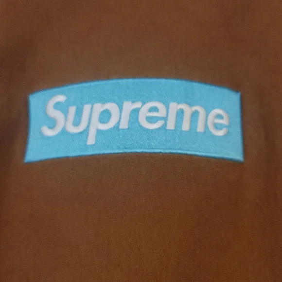 Supreme hoodie - Picture 2 of 4